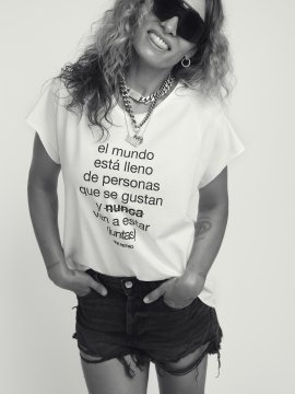 CAMISETA CHICA "PERSONAS" BLANCA
