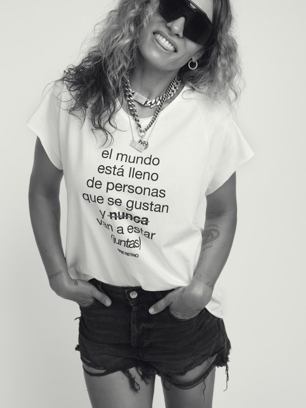 CAMISETA CHICA "PERSONAS" BLANCA