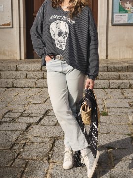 CAMISETA OVERSIZE "CALAVERA" RAYAS