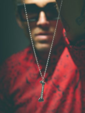 COLLAR PLATA "TUS HUESOS"