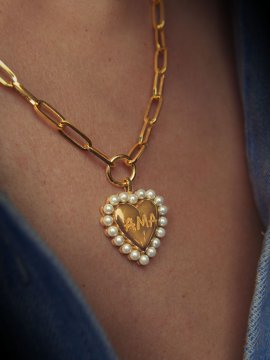 COLLAR "AMA" DORADO