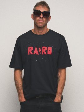 CAMISETA UNISEX "RARO" AGUJERITOS