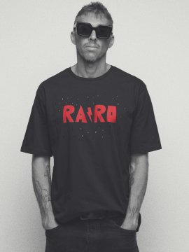 CAMISETA UNISEX "RARO" AGUJERITOS
