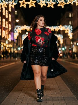 CAMISETA "ROSAS" NEGRA