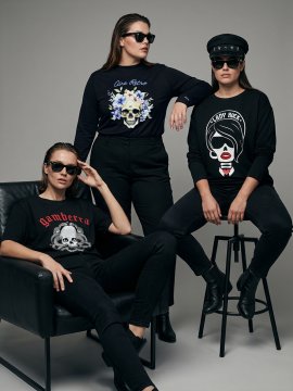 CAMISETA "LADY VIOLET" NEGRA
