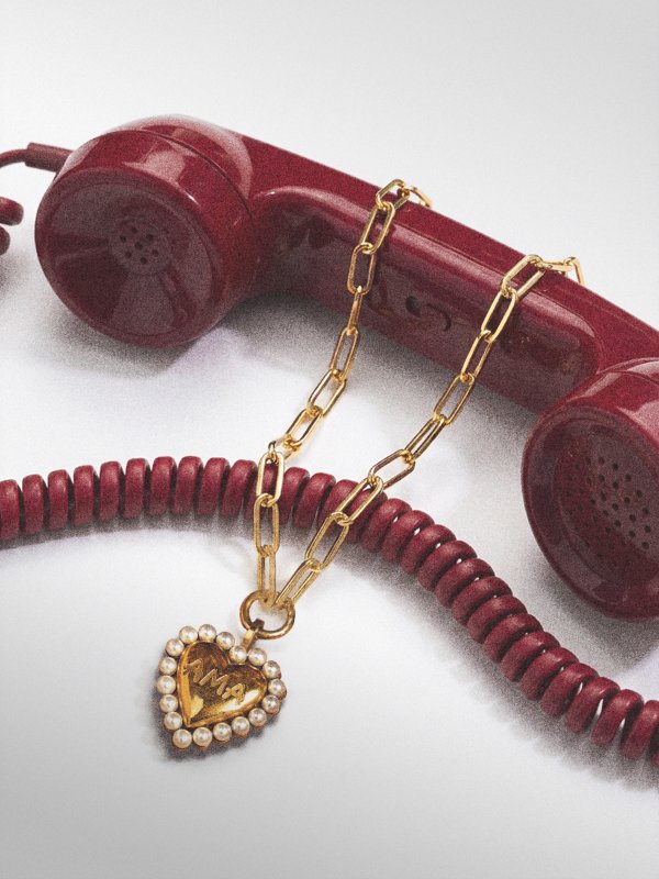 COLLAR "AMA" DORADO